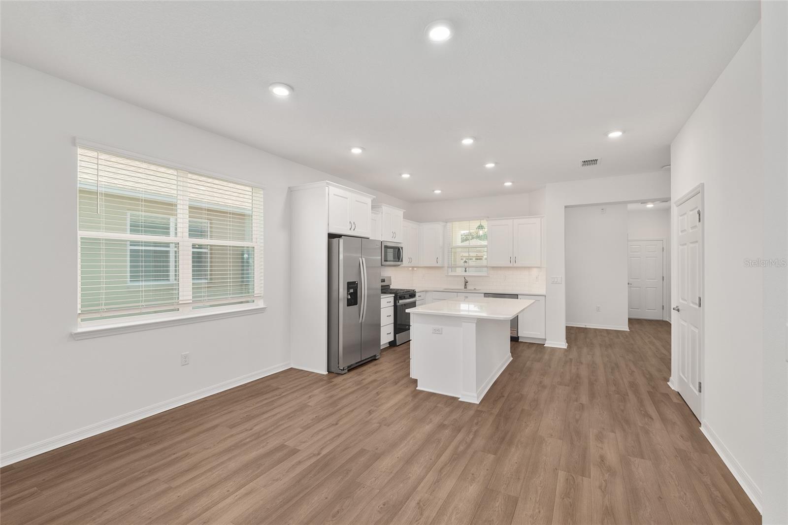 ON TOP OF THE WORLD - Residential