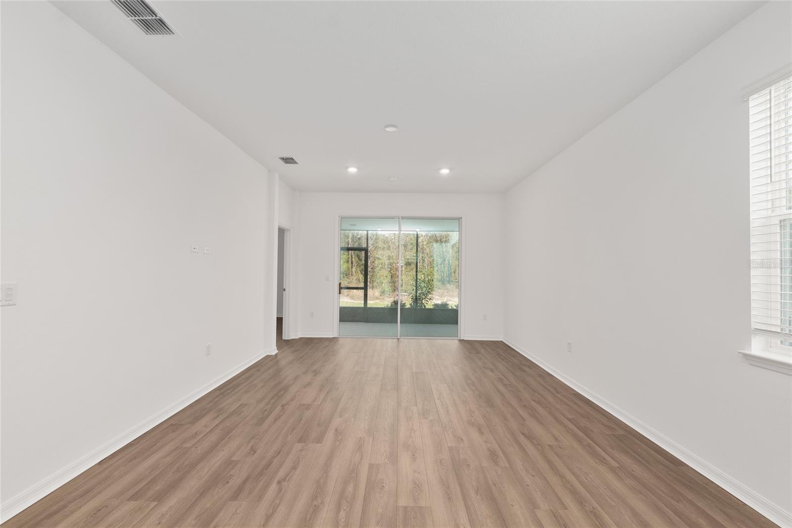 ON TOP OF THE WORLD - Residential