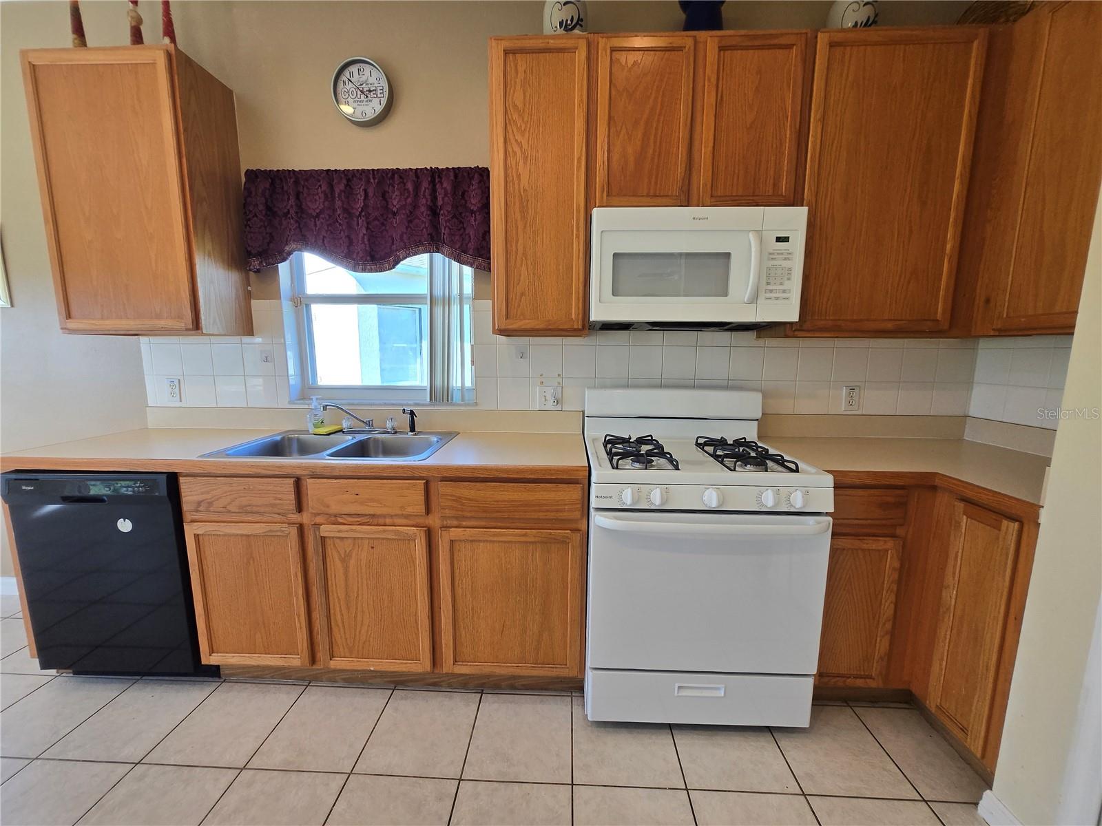 ASTER COVE AT CRESCENT LAKES - Residential Lease