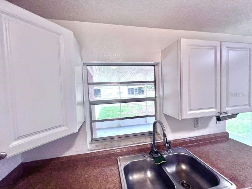 SEVEN SPGS HOMES - Residential Lease