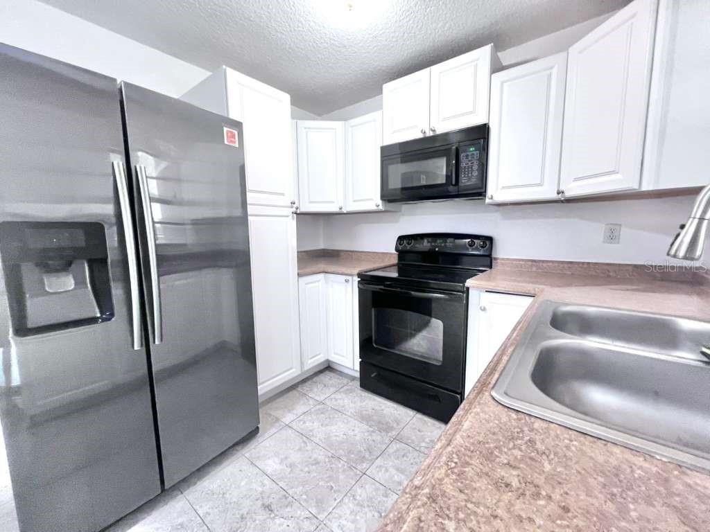 SEVEN SPGS HOMES - Residential Lease