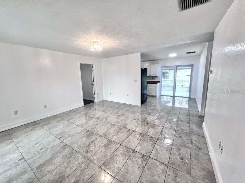 SEVEN SPGS HOMES - Residential Lease