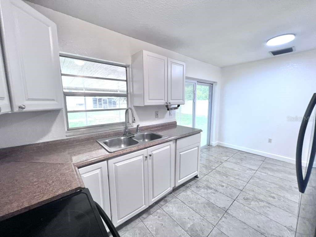 SEVEN SPGS HOMES - Residential Lease