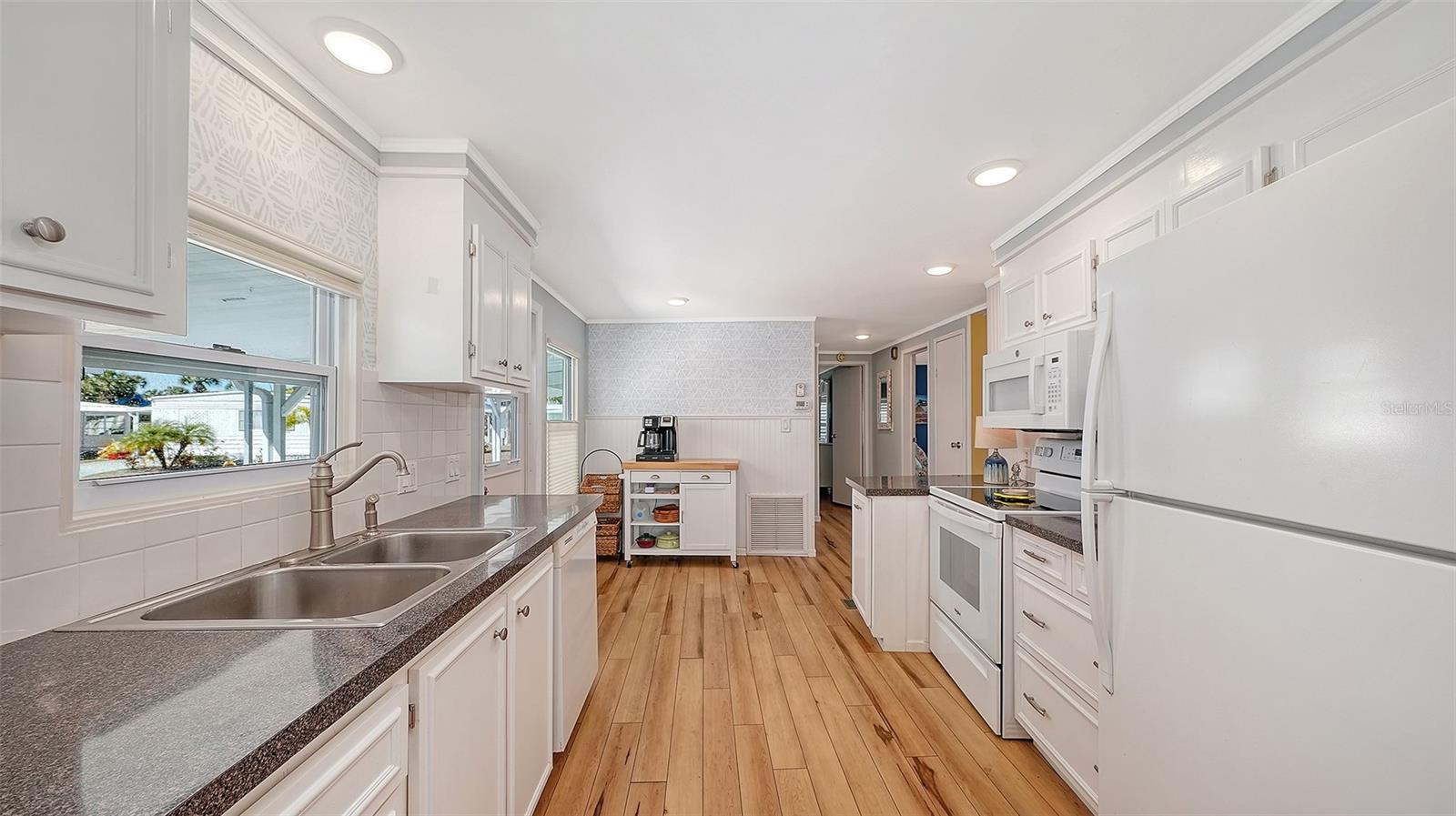 VENICE ISLE - Residential