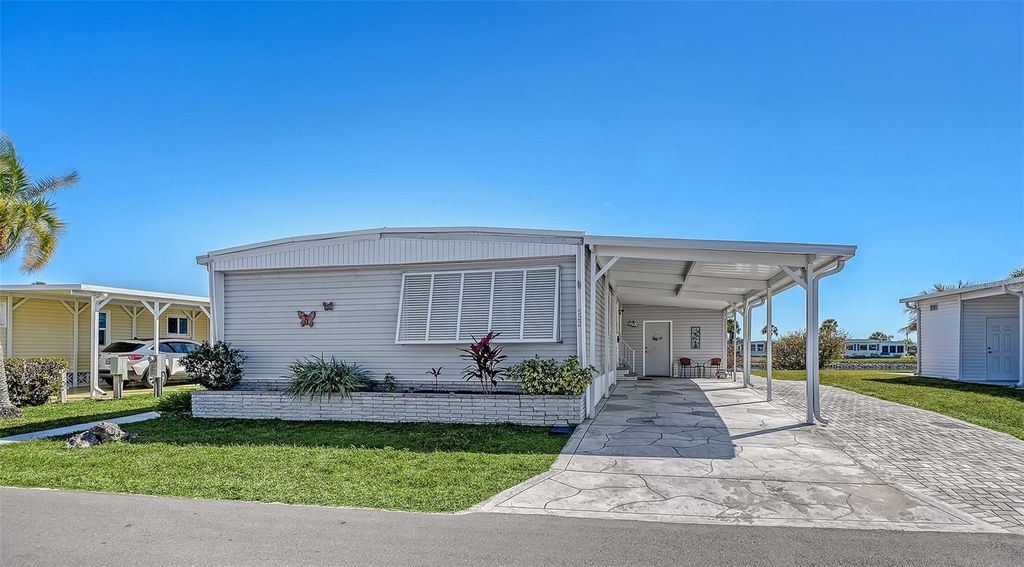 Photo of 522 Via Veneto, Venice, FL 34285 (MLS # N6142919)