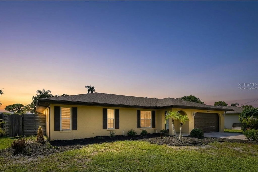 Photo of 1304 71st Street NW, Bradenton, FL 34209 (MLS # A4704025)