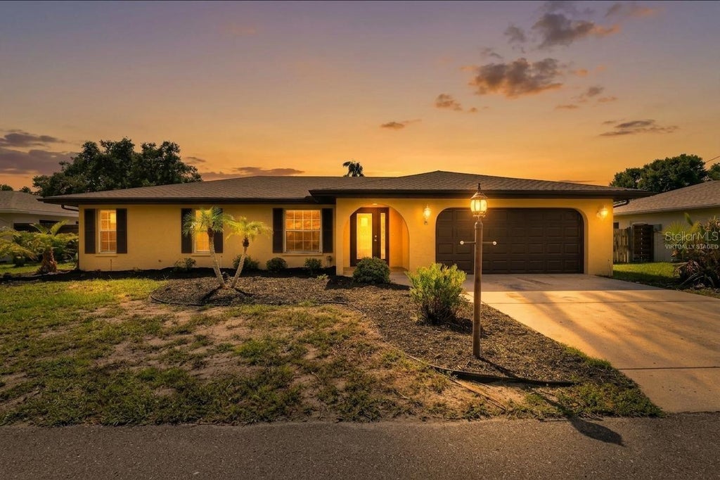 Photo of 1304 71st Street NW, Bradenton, FL 34209 (MLS # A4704025)