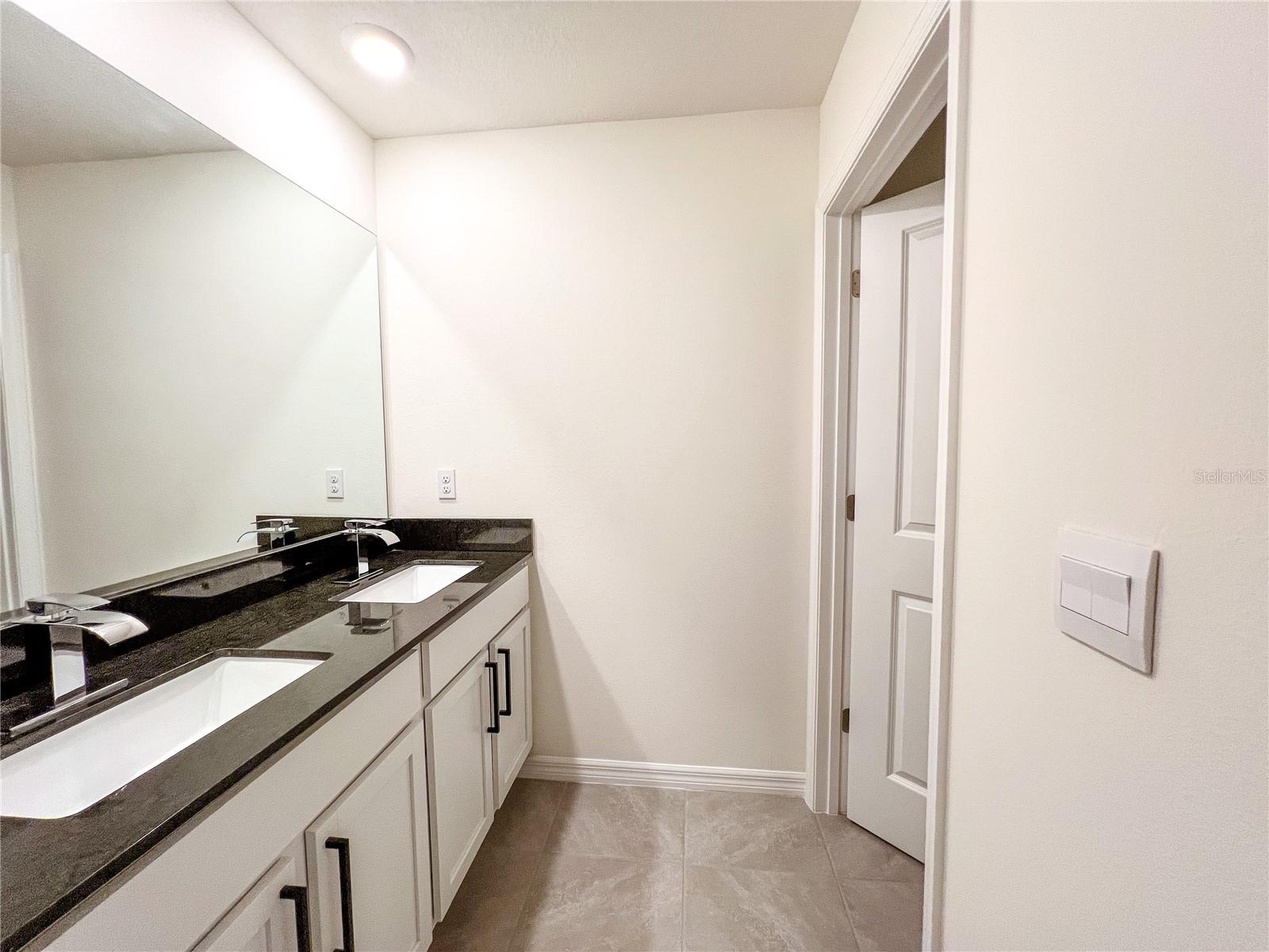 OAK RIDGE AT HIGH SPGS PH III PB 37 PG 30 - Residential Lease