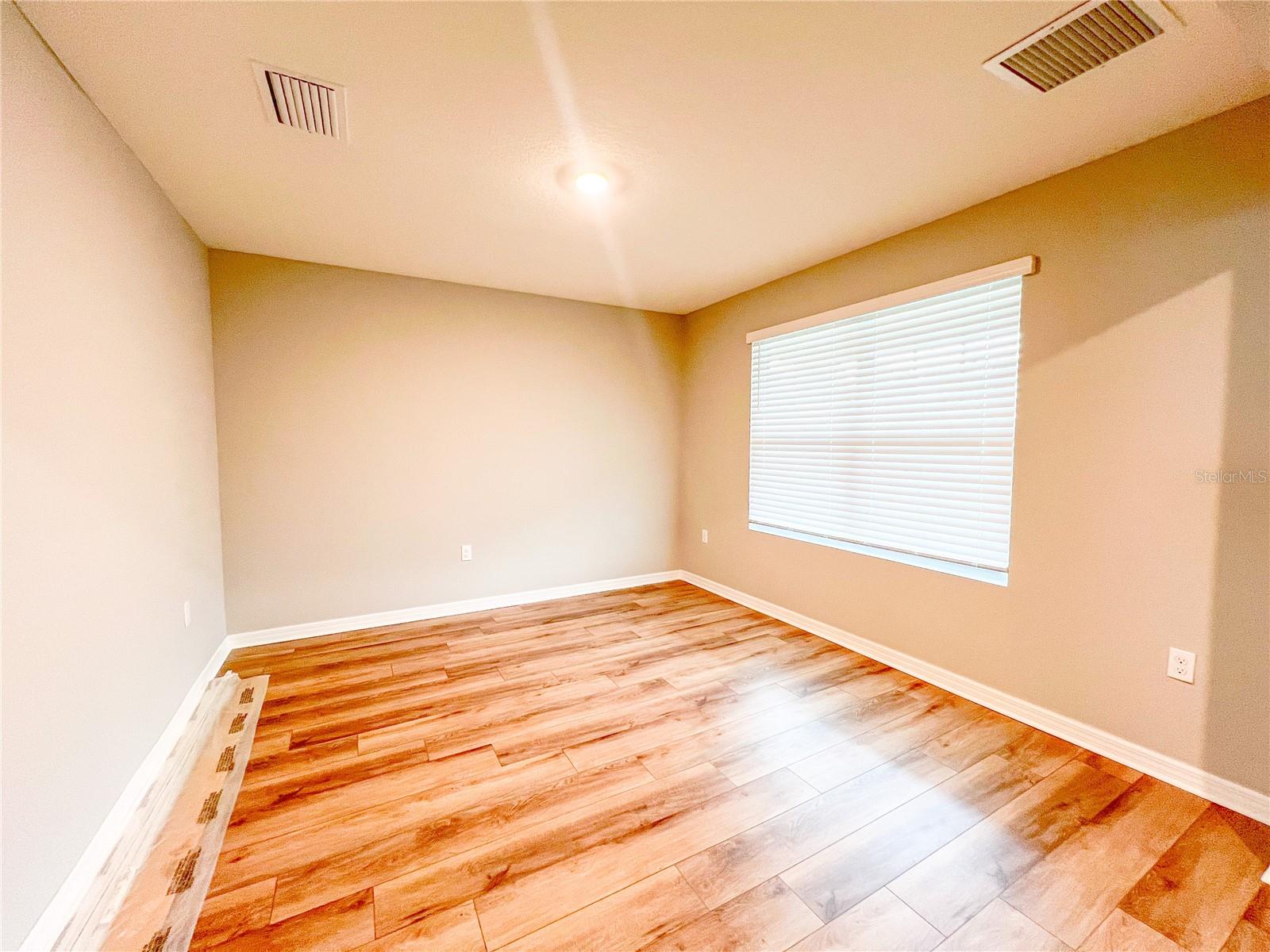 OAK RIDGE AT HIGH SPGS PH III PB 37 PG 30 - Residential Lease