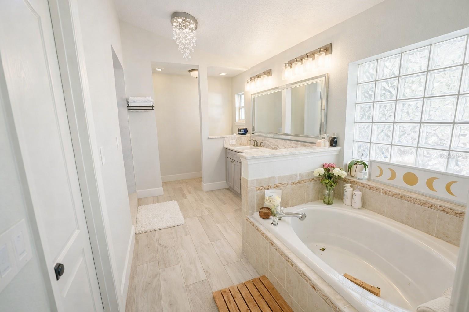 DOMINGO REYES GRANT - Residential