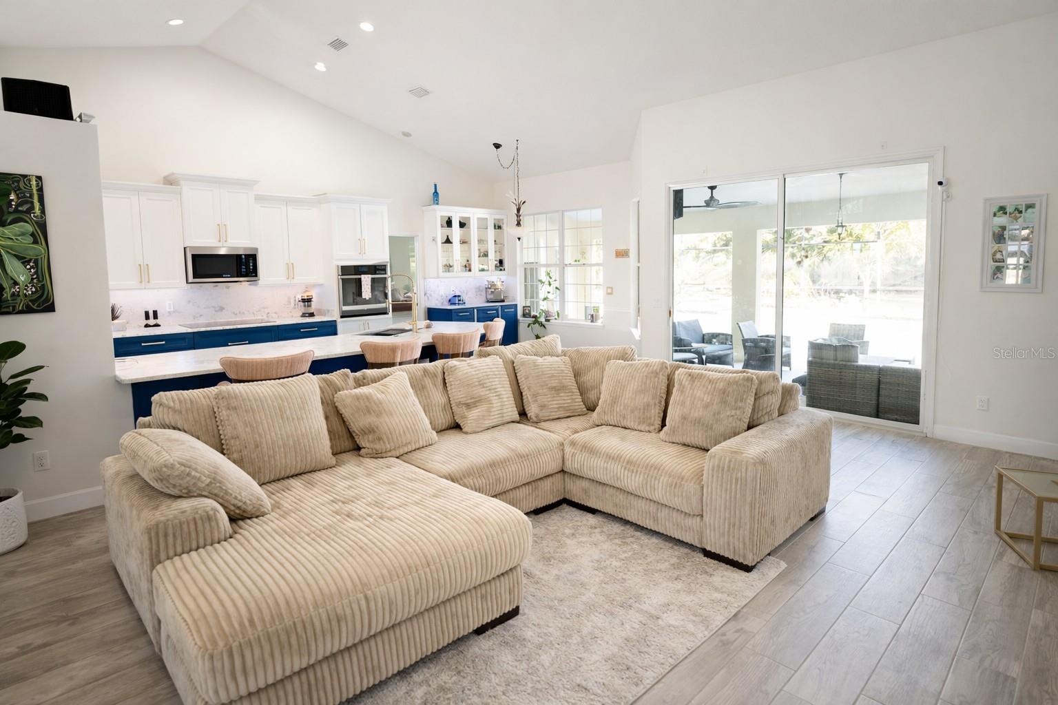 DOMINGO REYES GRANT - Residential