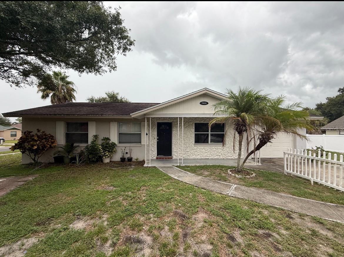 Investor special. CASH ONLY. 3/2 block homie in Largo for sale. Fire Damage to part of home. NO assignments.