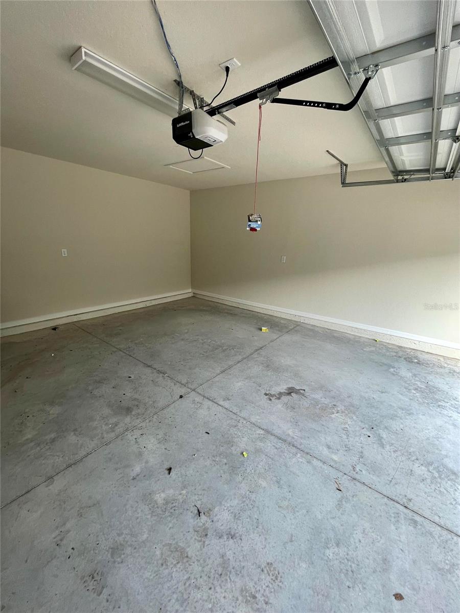 ISLES/LK NONA PH 3B - Residential Lease