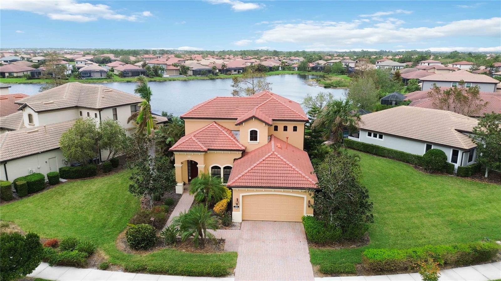 WILLOW CHASE - Residential