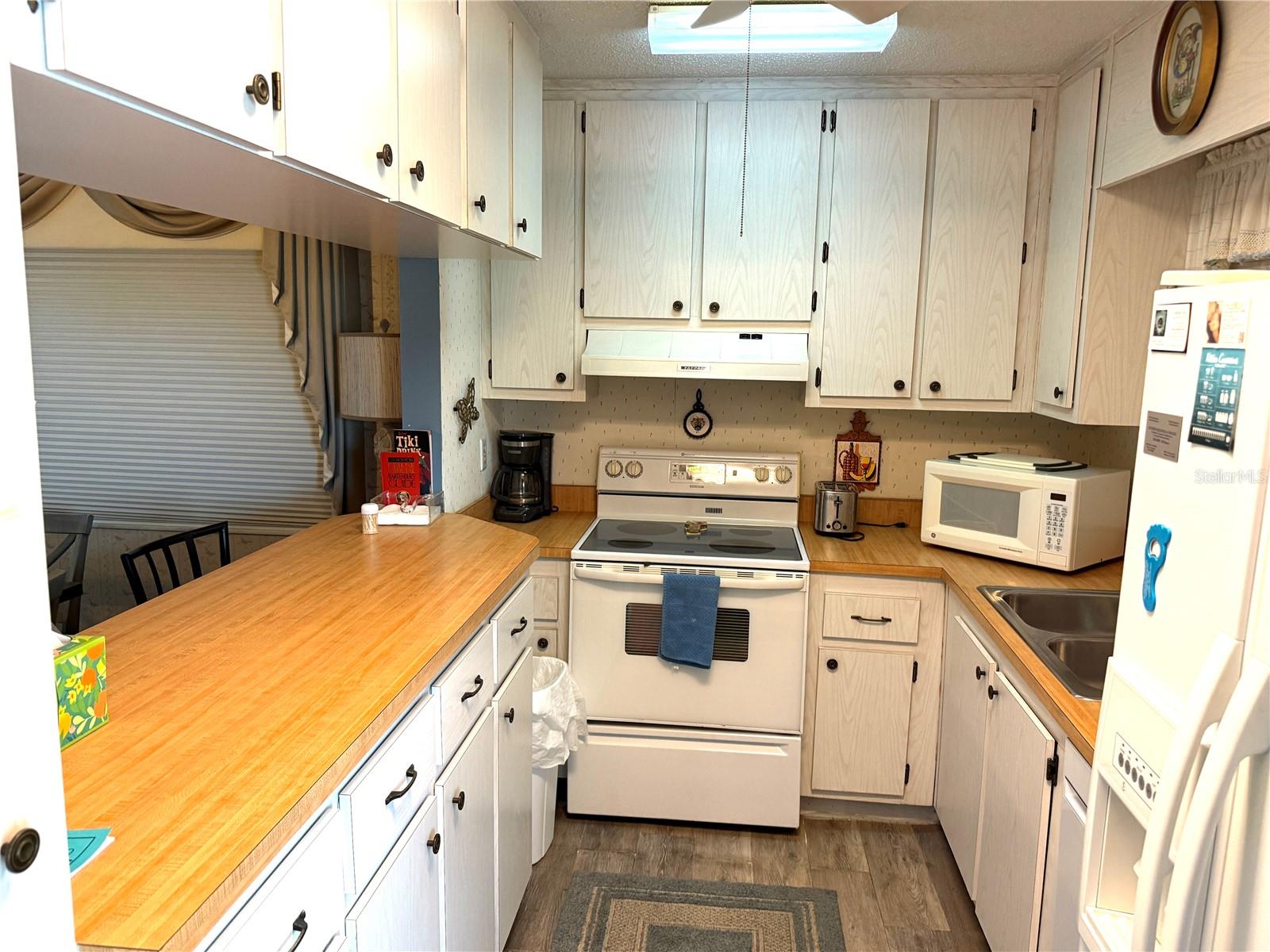 DESOTO SQUARE VILLAS PH I - Residential