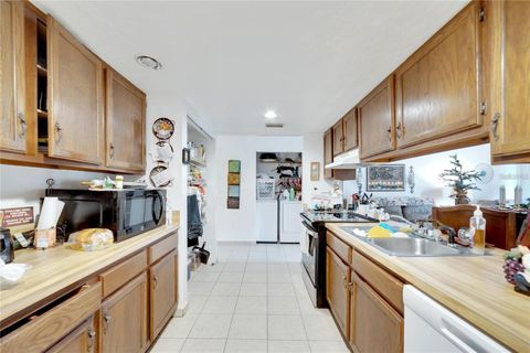 Tiny photo for 2826 NE 7th Street, Ocala, FL 34470 (MLS # O6312707)