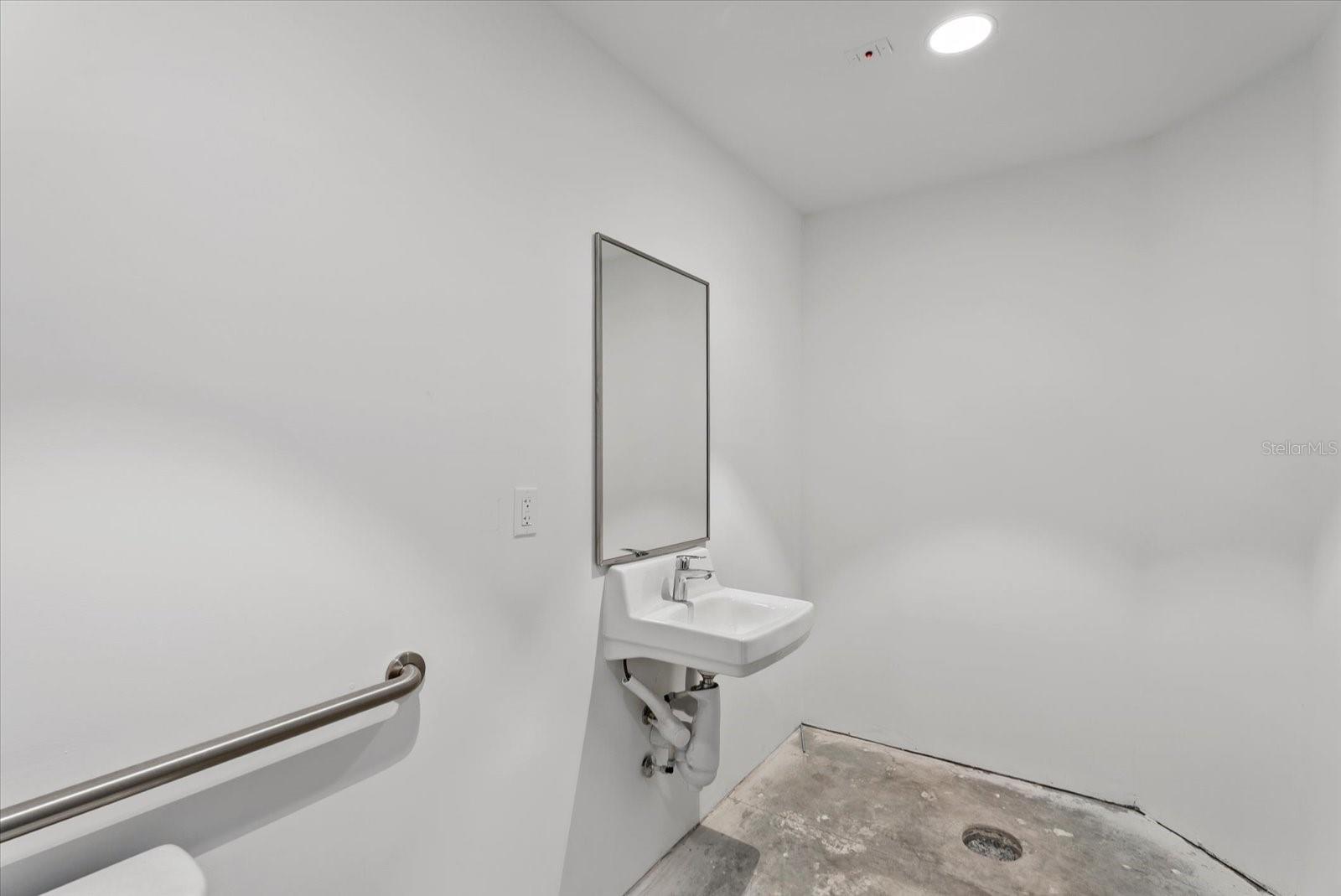 CAR BANK SRQ - Residential