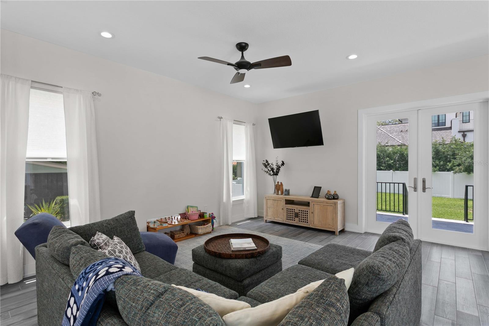 SNELL ISLE BRIGHTWATERS SEC 1 REP - Residential