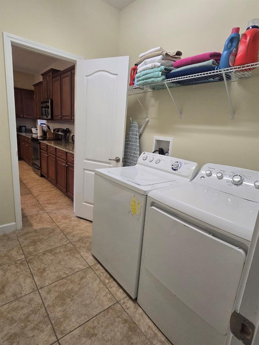 PARADISE PALMS RESORT PH 2 - Residential Lease