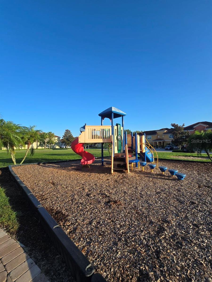 PARADISE PALMS RESORT PH 2 - Residential Lease