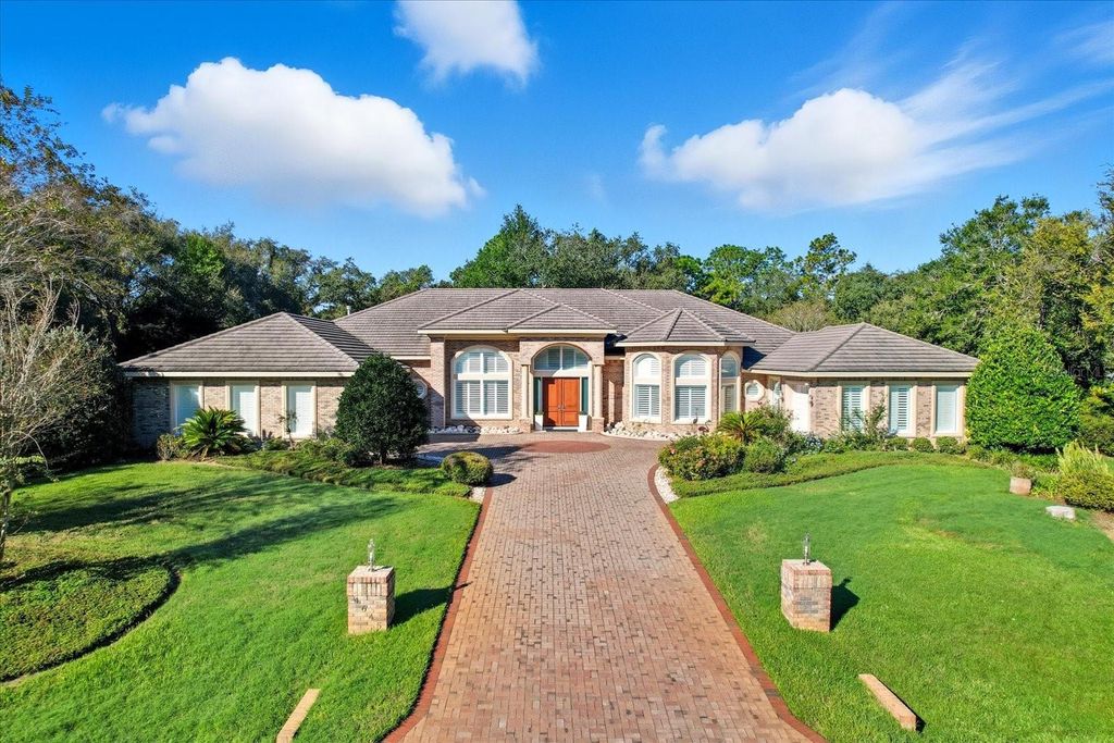 Photo of 4645 N Pine Valley Loop, Lecanto, FL 34461 (MLS # OM711183)