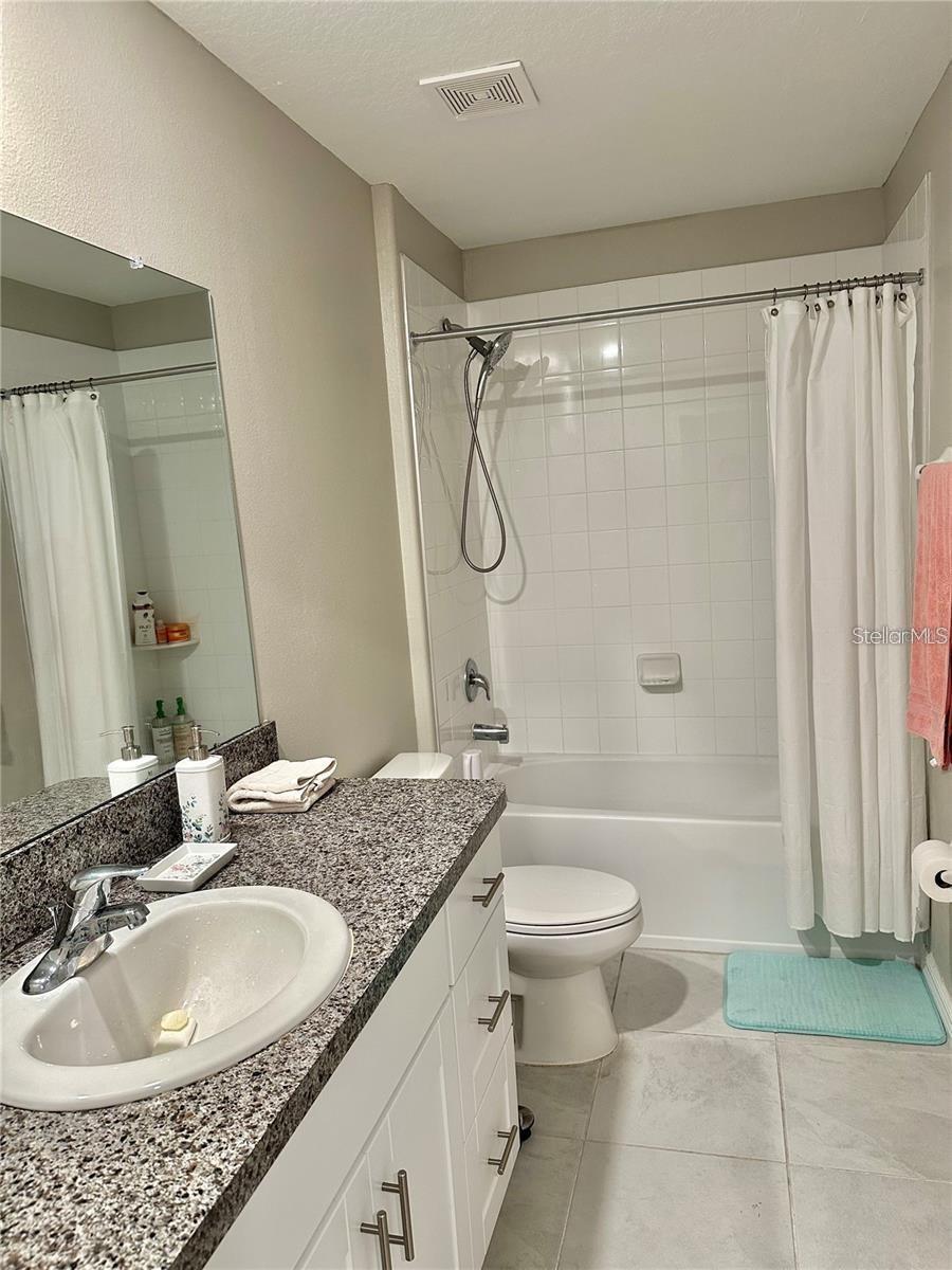 EPPERSON NORTH VILLAGE E-2 - Residential Lease
