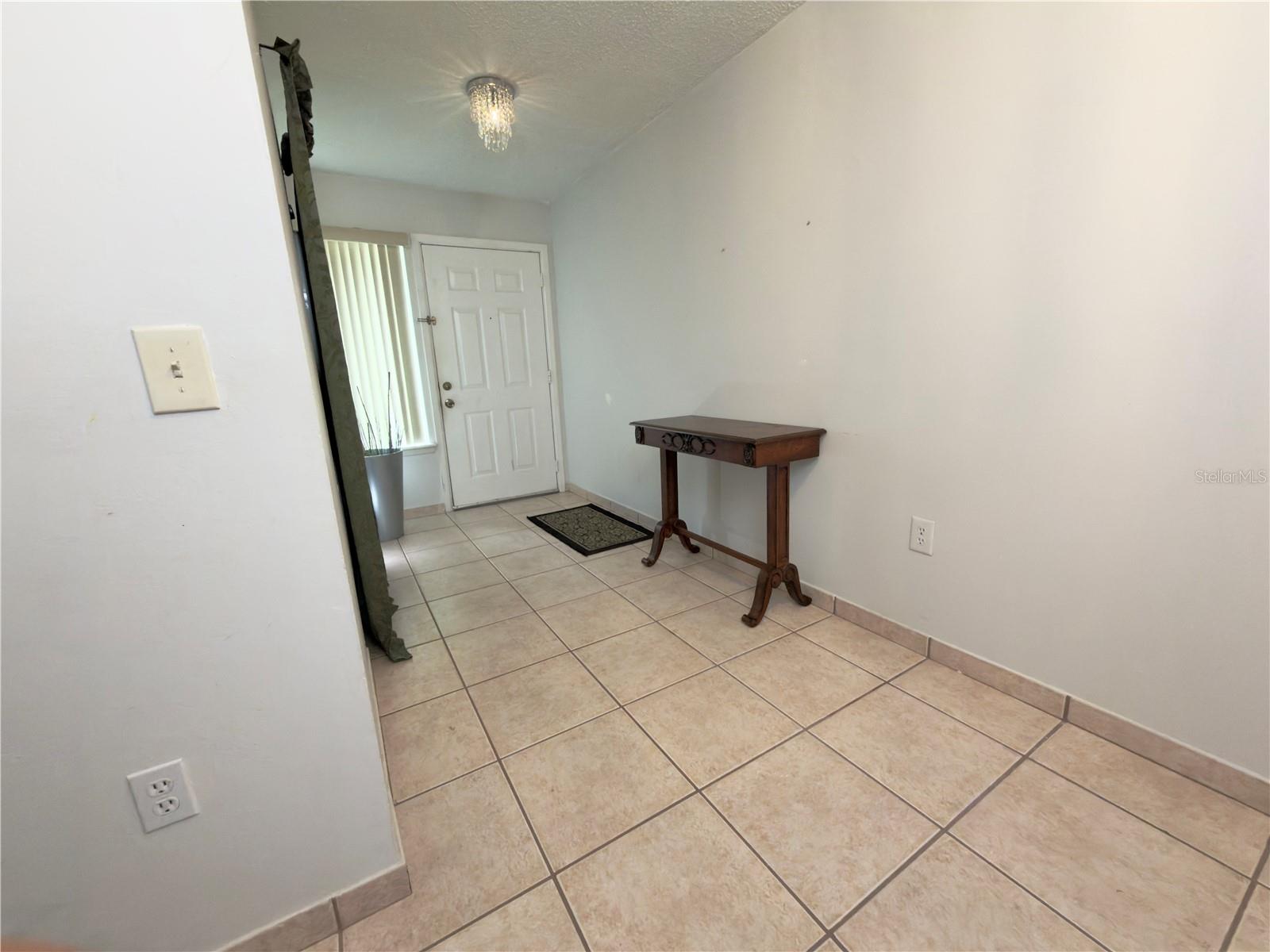 1009 WESTSIDE DRIVE