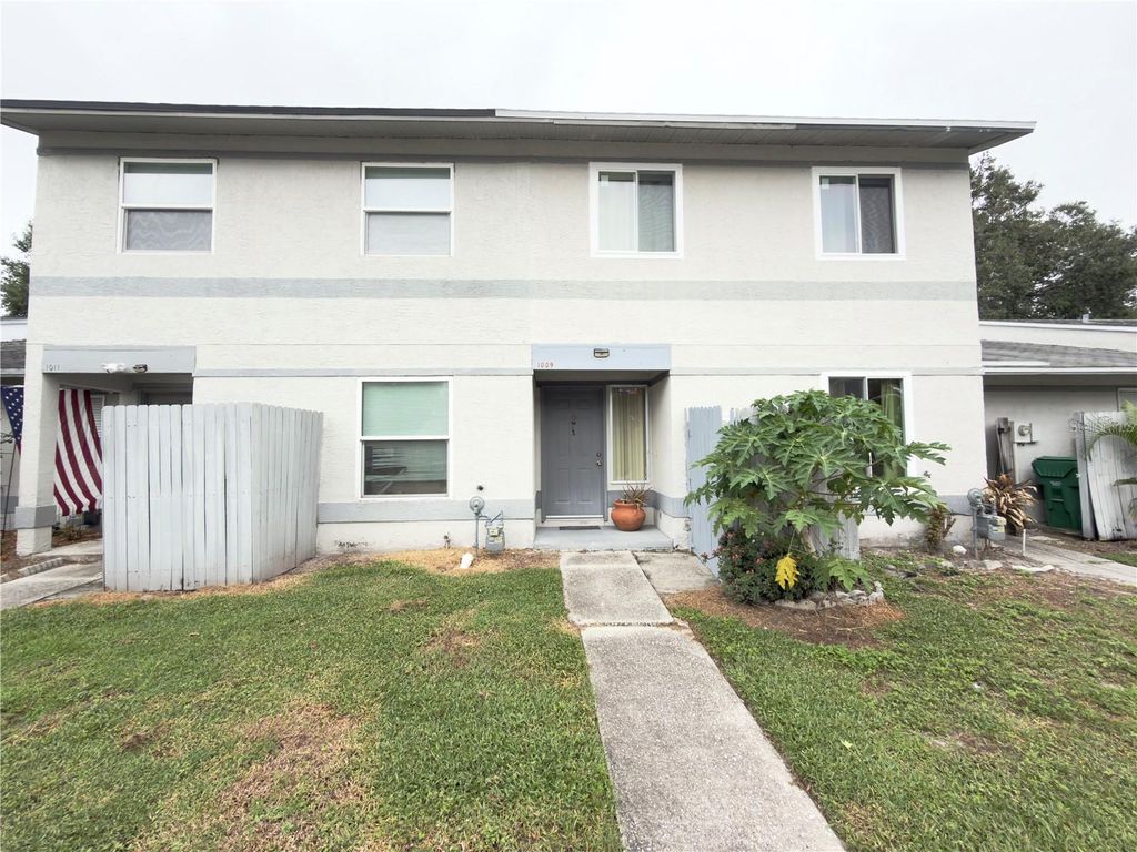 Photo of 1009 Westside Drive, Winter Garden, FL 34787 (MLS # S5136485)
