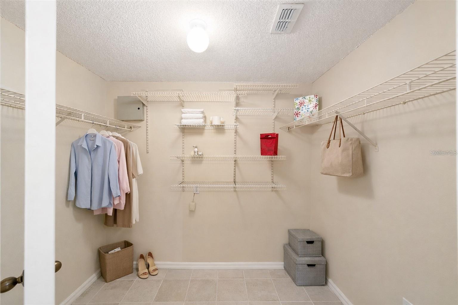 THE LINKS - Residential