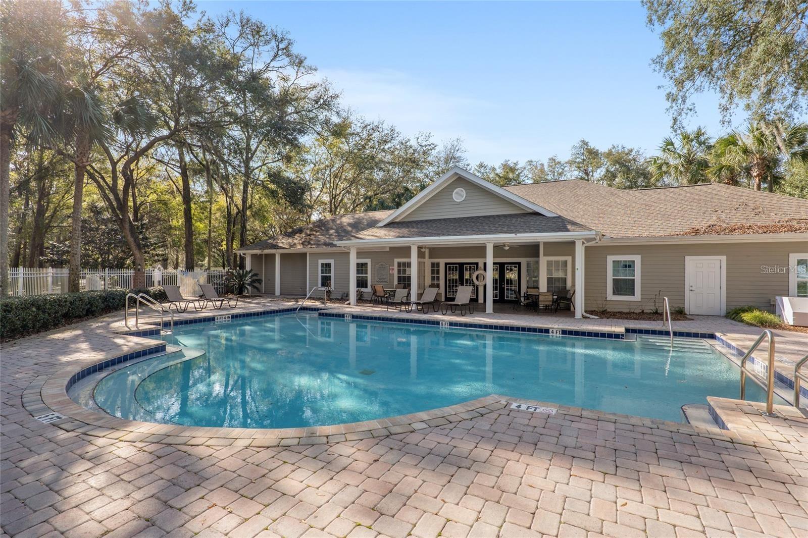 THE LINKS - Residential