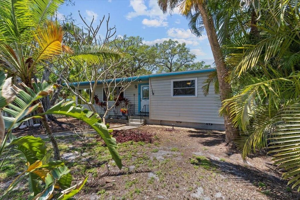 Photo of 3025 50th Street S, Gulfport, FL 33707 (MLS # TB8378350)