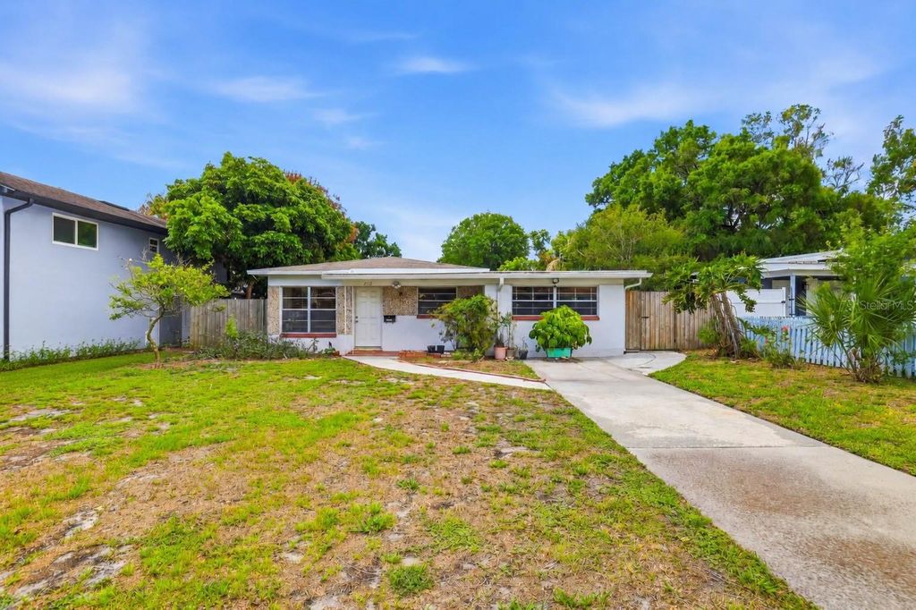 Photo of 2112 W Orient Street, Tampa, FL 33607 (MLS # TB8510466)