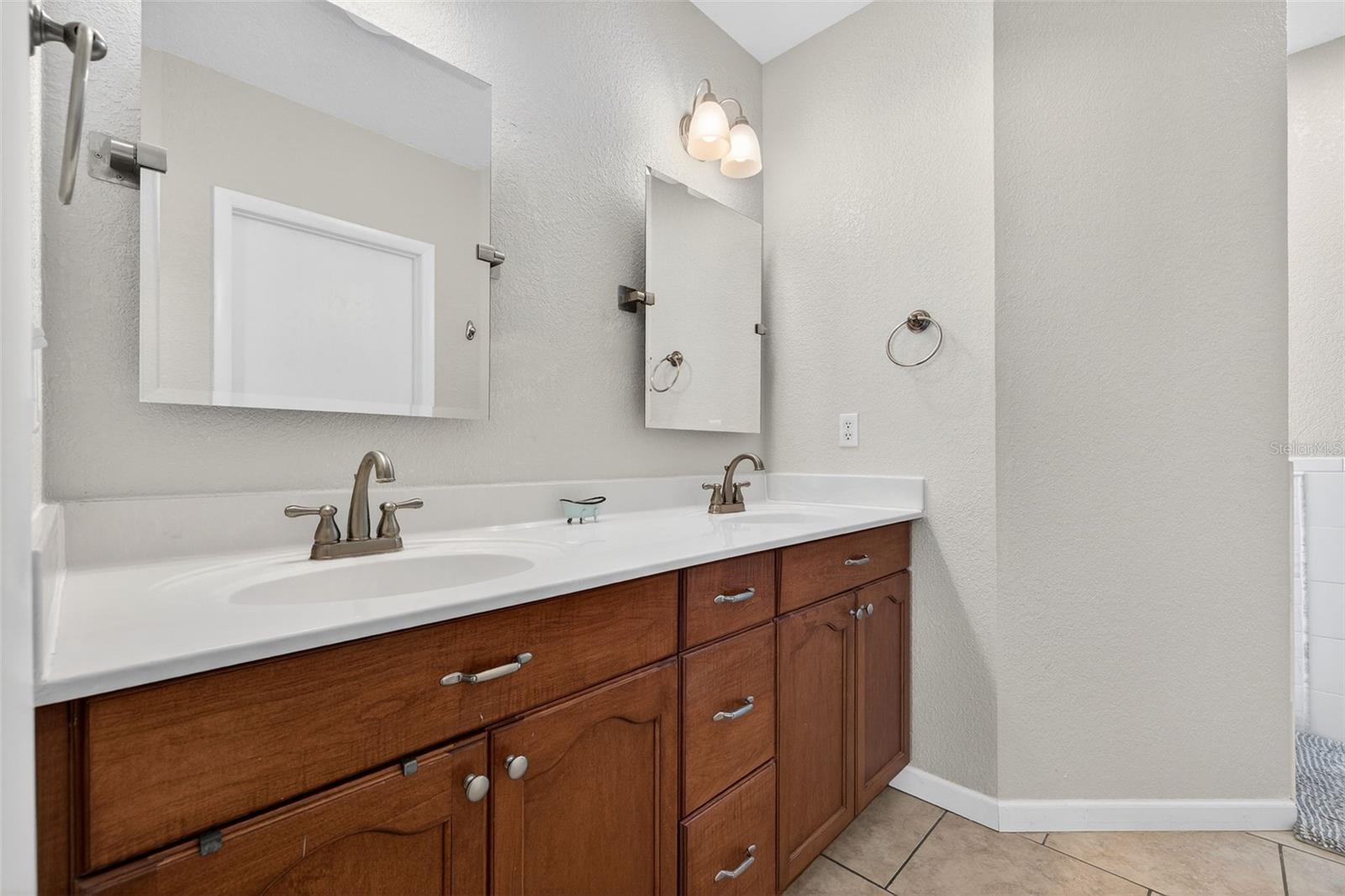 BARNARD ERASTUS A S REV SUB - Residential