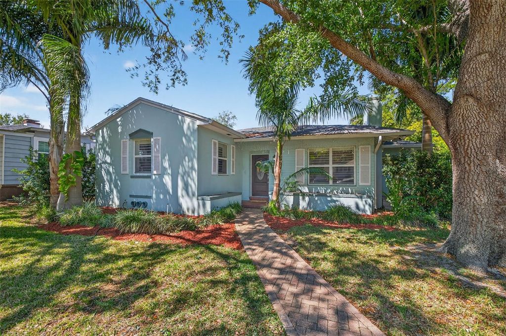 Photo of 169 27th Avenue N, St Petersburg, FL 33704 (MLS # TB8488981)