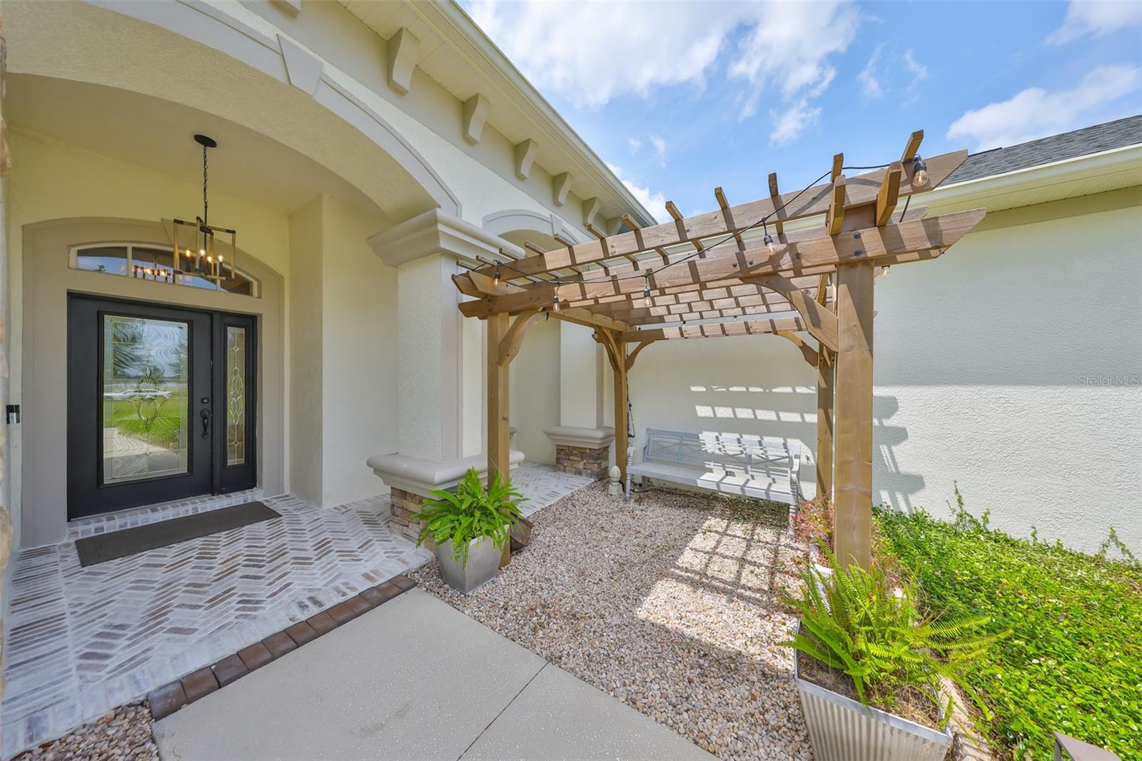 18423 LITHIA TOWNE ROAD