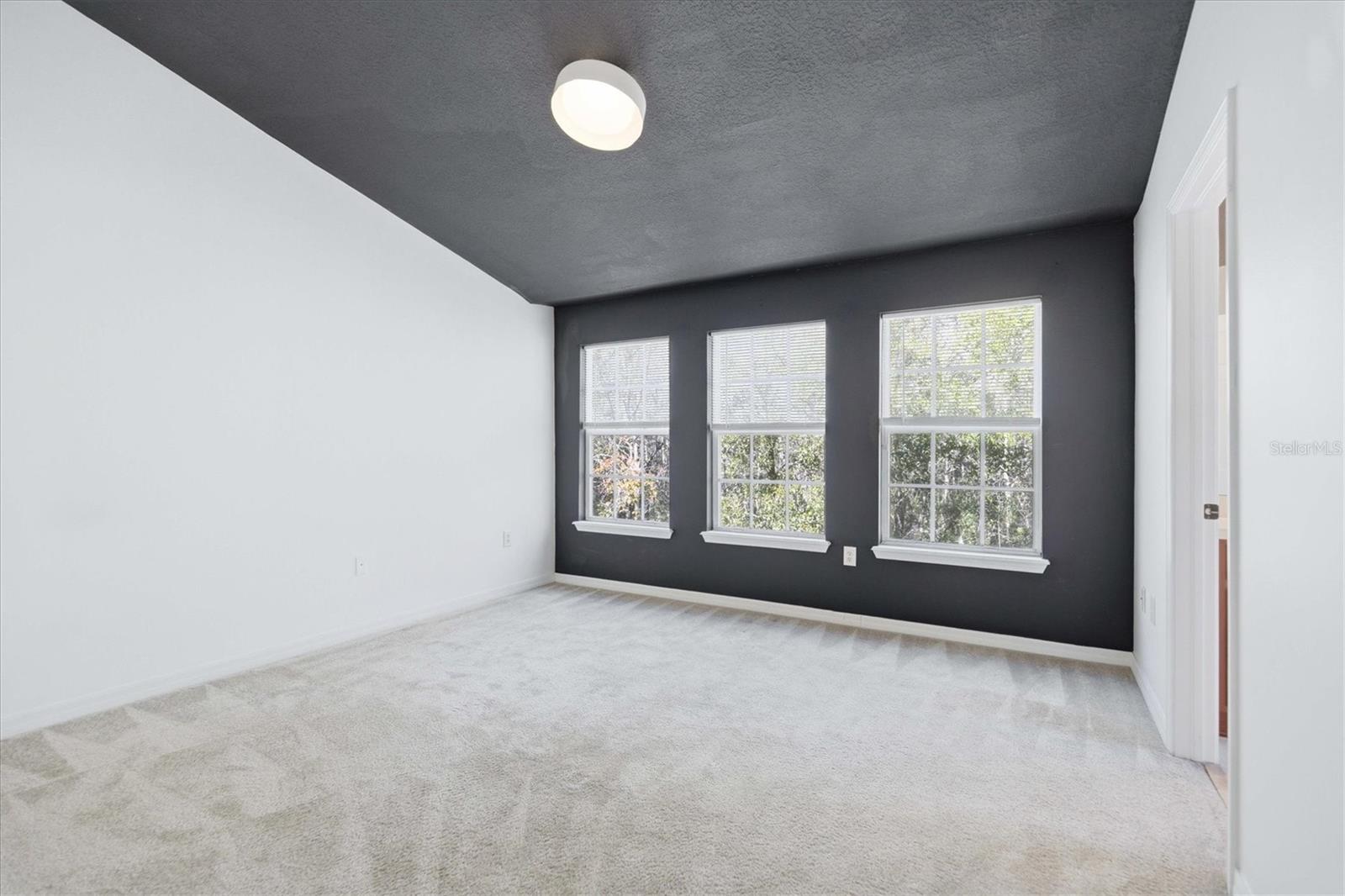 SADDLE CREEK MANOR - Residential