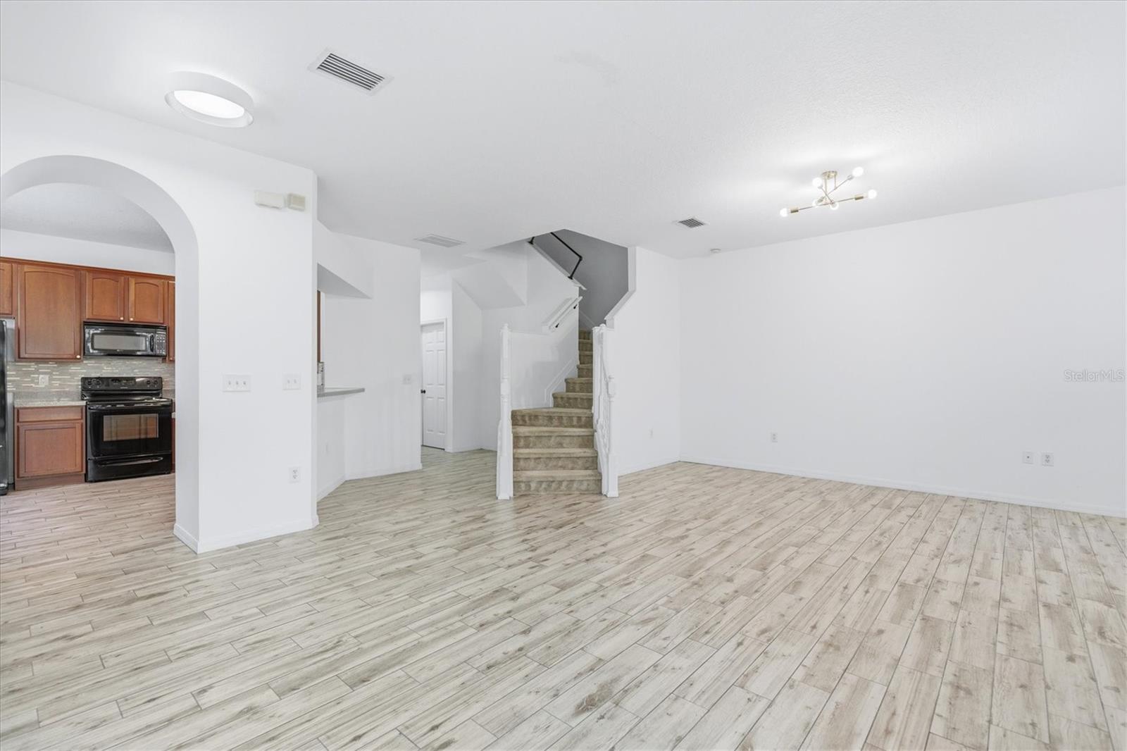 SADDLE CREEK MANOR - Residential