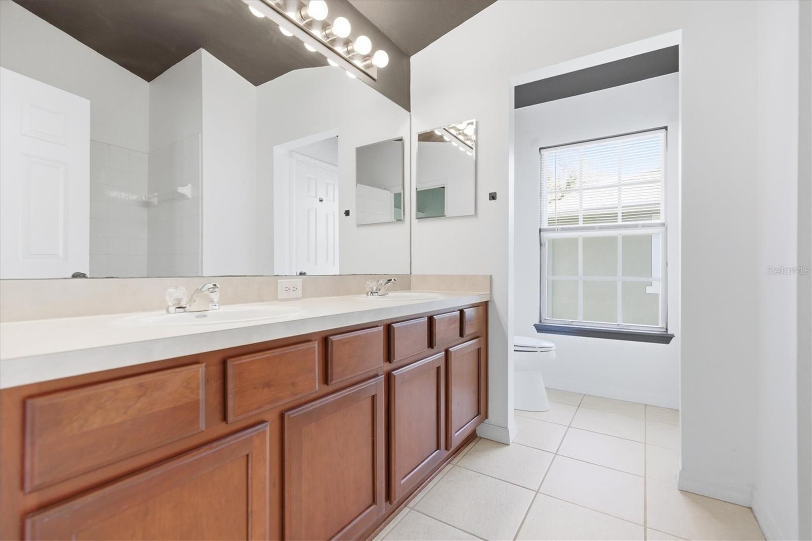 SADDLE CREEK MANOR - Residential