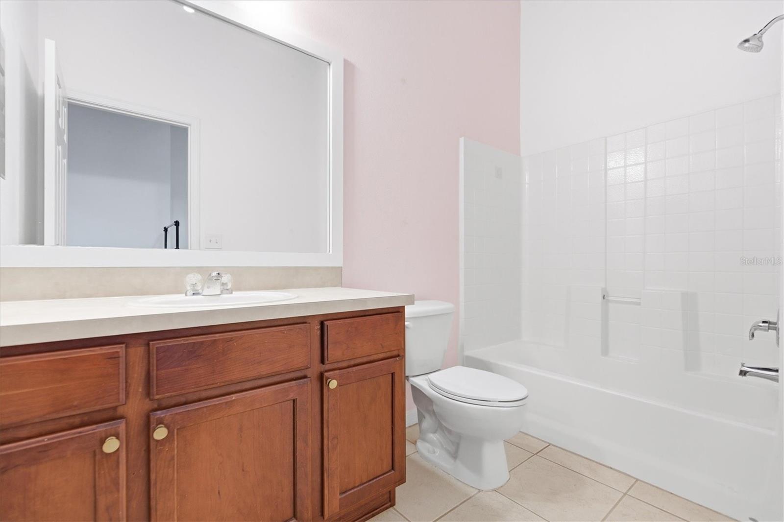 SADDLE CREEK MANOR - Residential