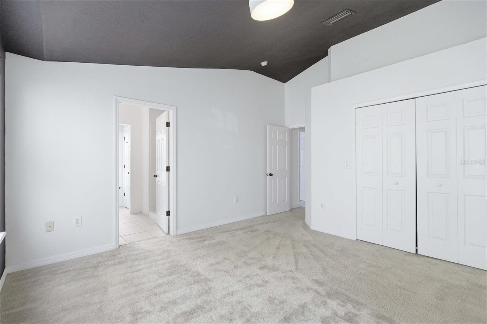 SADDLE CREEK MANOR - Residential