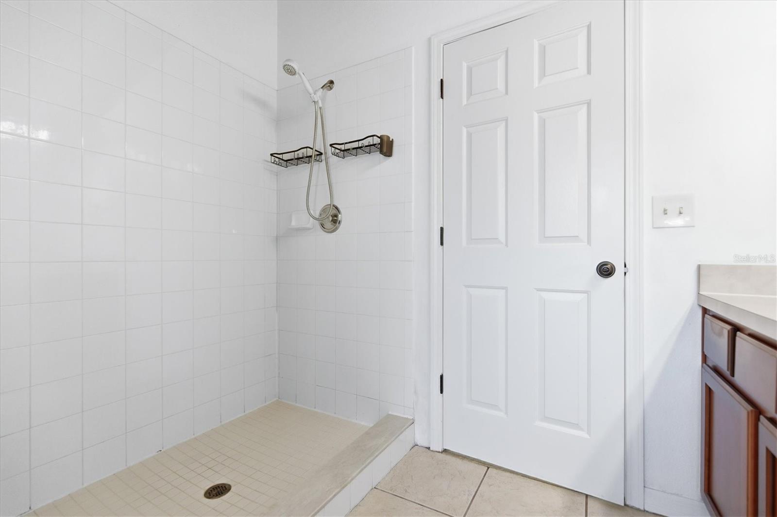 SADDLE CREEK MANOR - Residential