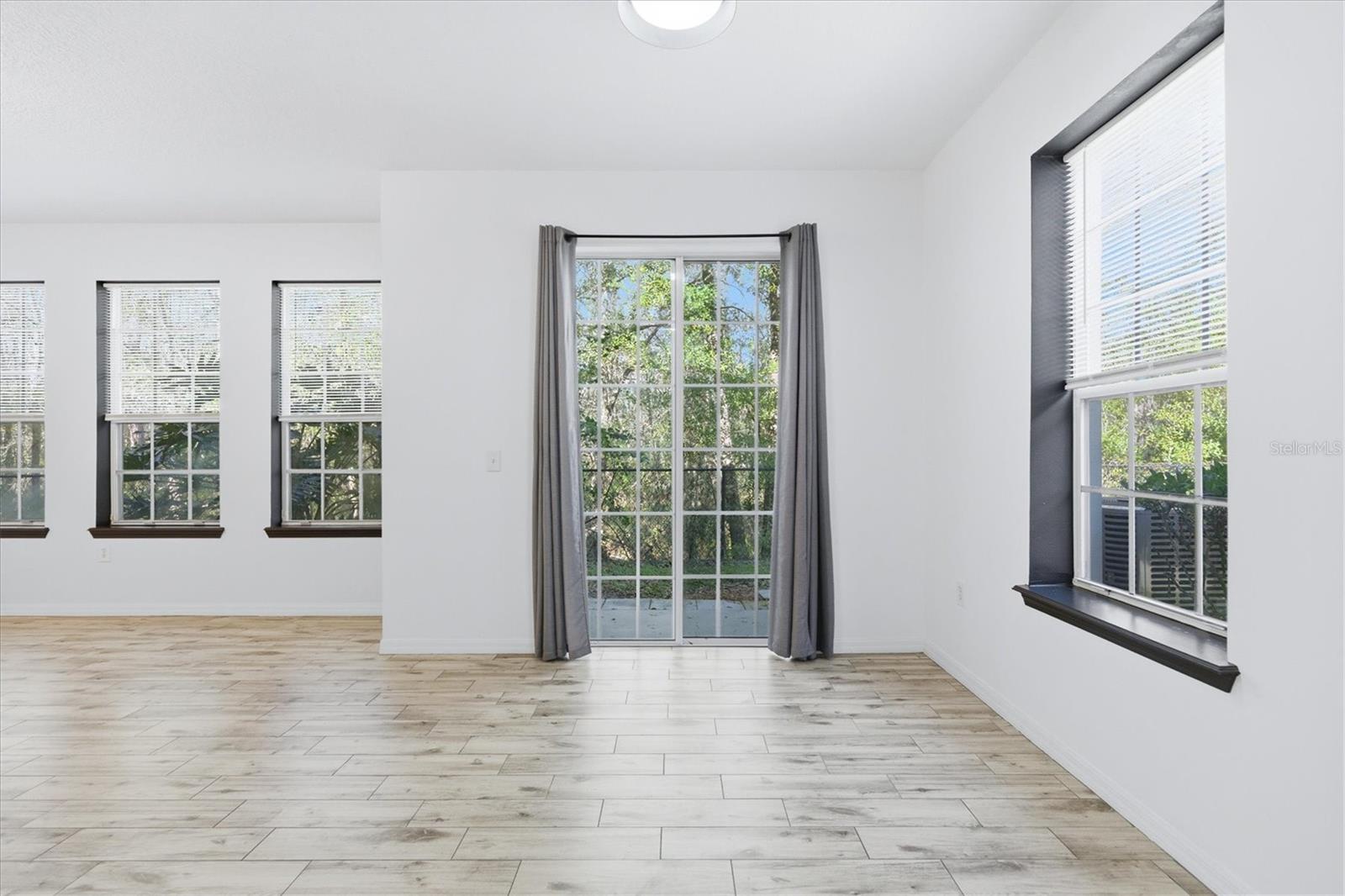 SADDLE CREEK MANOR - Residential