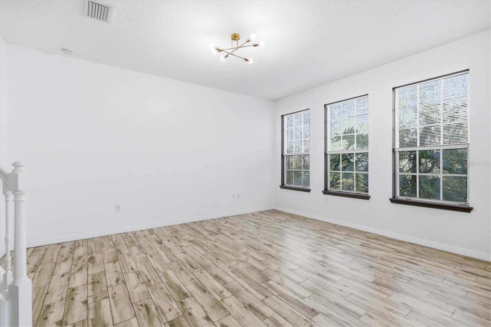 SADDLE CREEK MANOR - Residential