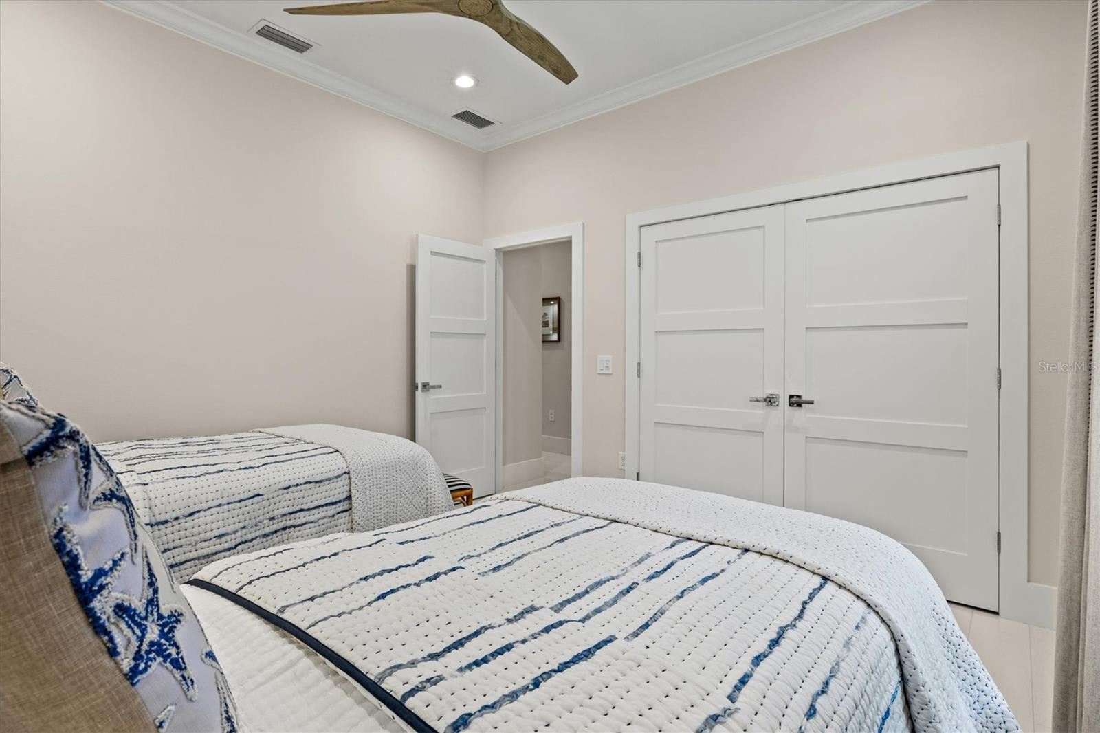 LAKEWOOD RANCH COUNTRY CLUB VILLAGE - Residential