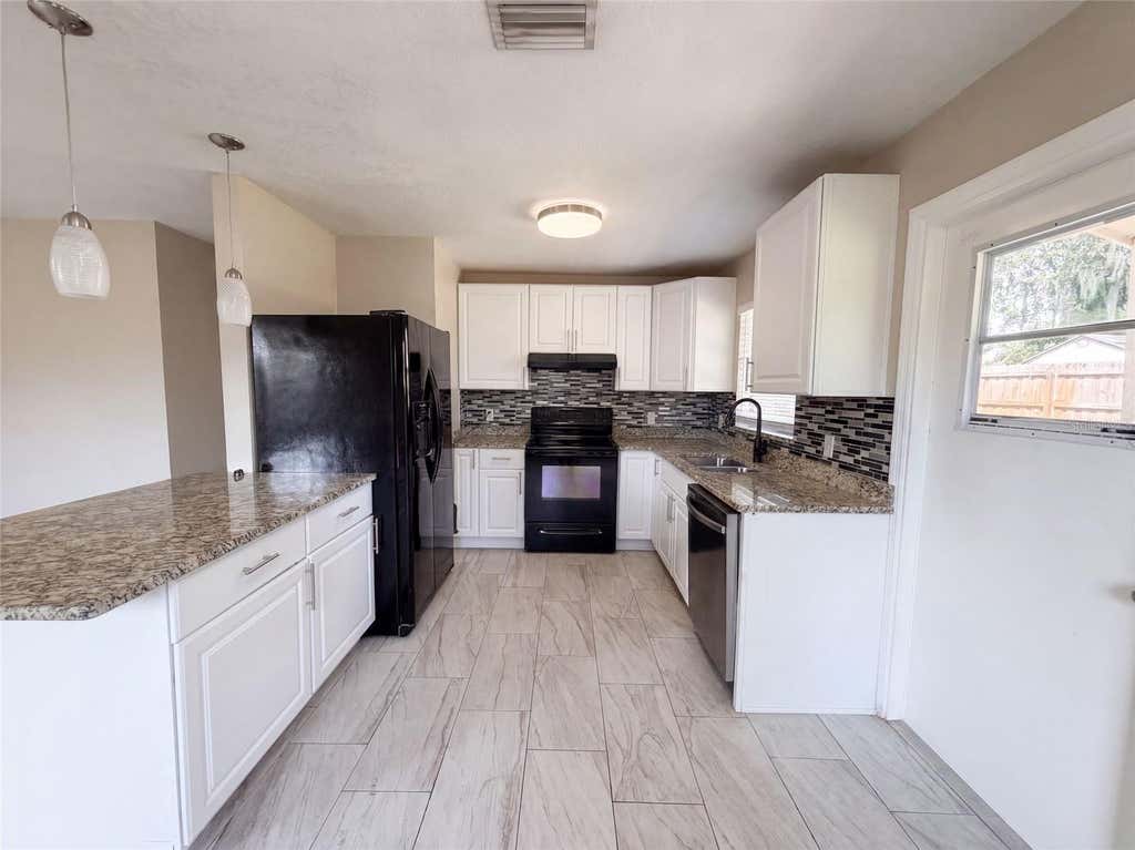 Photo of 121 Inwood Circle, Brandon, FL 33510 (MLS # O6436784)
