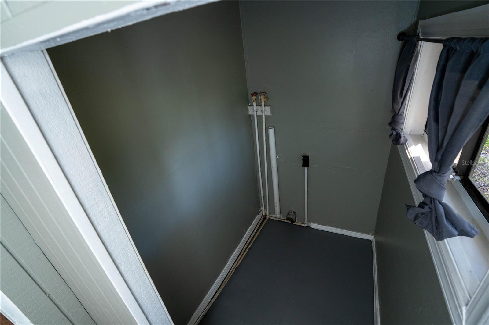 HENDRY & KNIGHTS ADD TO - Residential