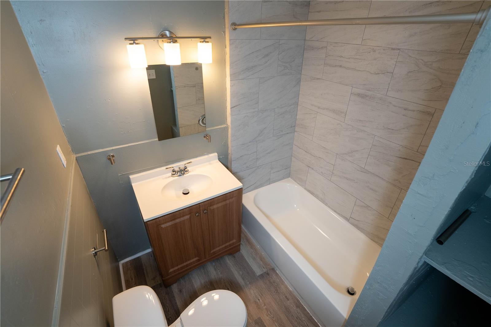 HENDRY & KNIGHTS ADD TO - Residential