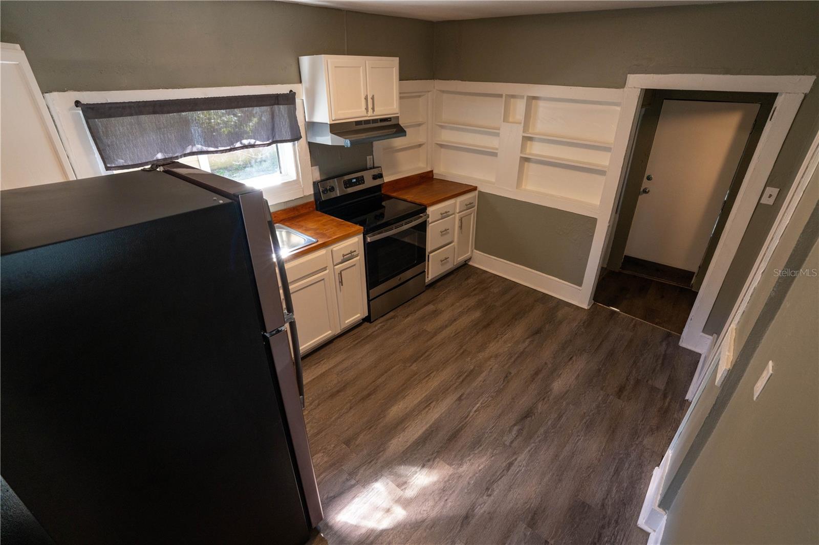 HENDRY & KNIGHTS ADD TO - Residential