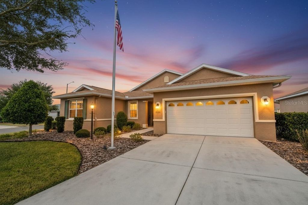 Photo of 9222 SW 97th Circle, Ocala, FL 34481 (MLS # OM719368)