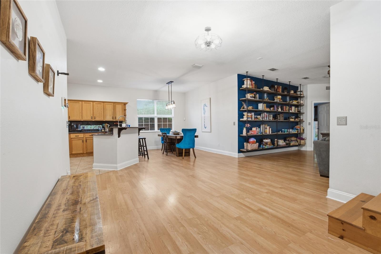 4521 JUANITA WAY S